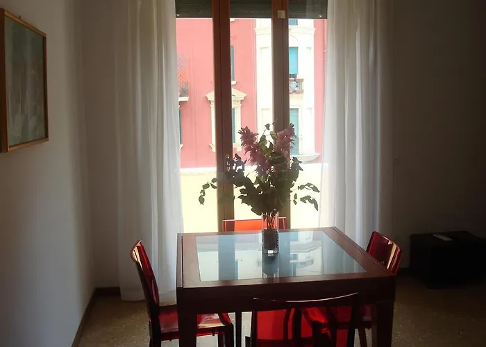 Bruno's Apartment Rom